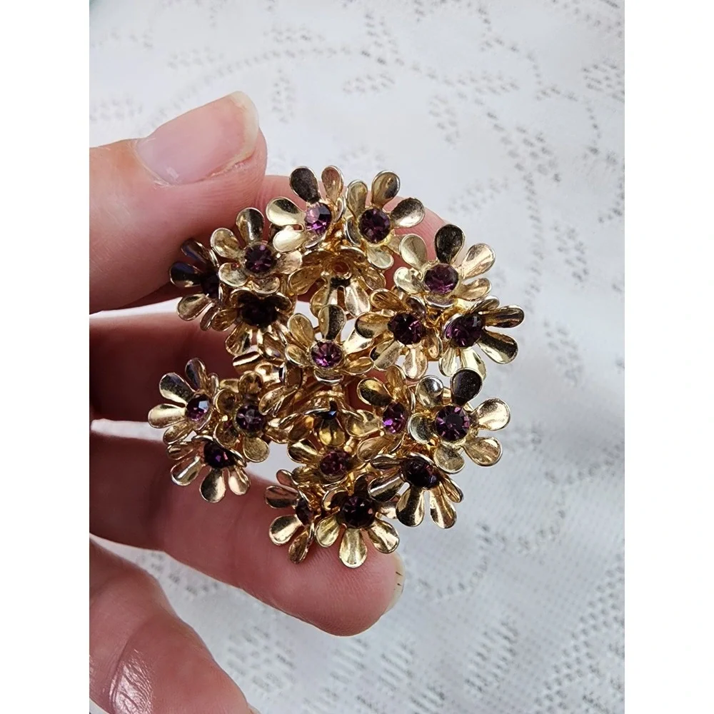 Vintage Mid Century Flower Cluster Brooch Pink Gold Tone Boho Cottage Purple 50s